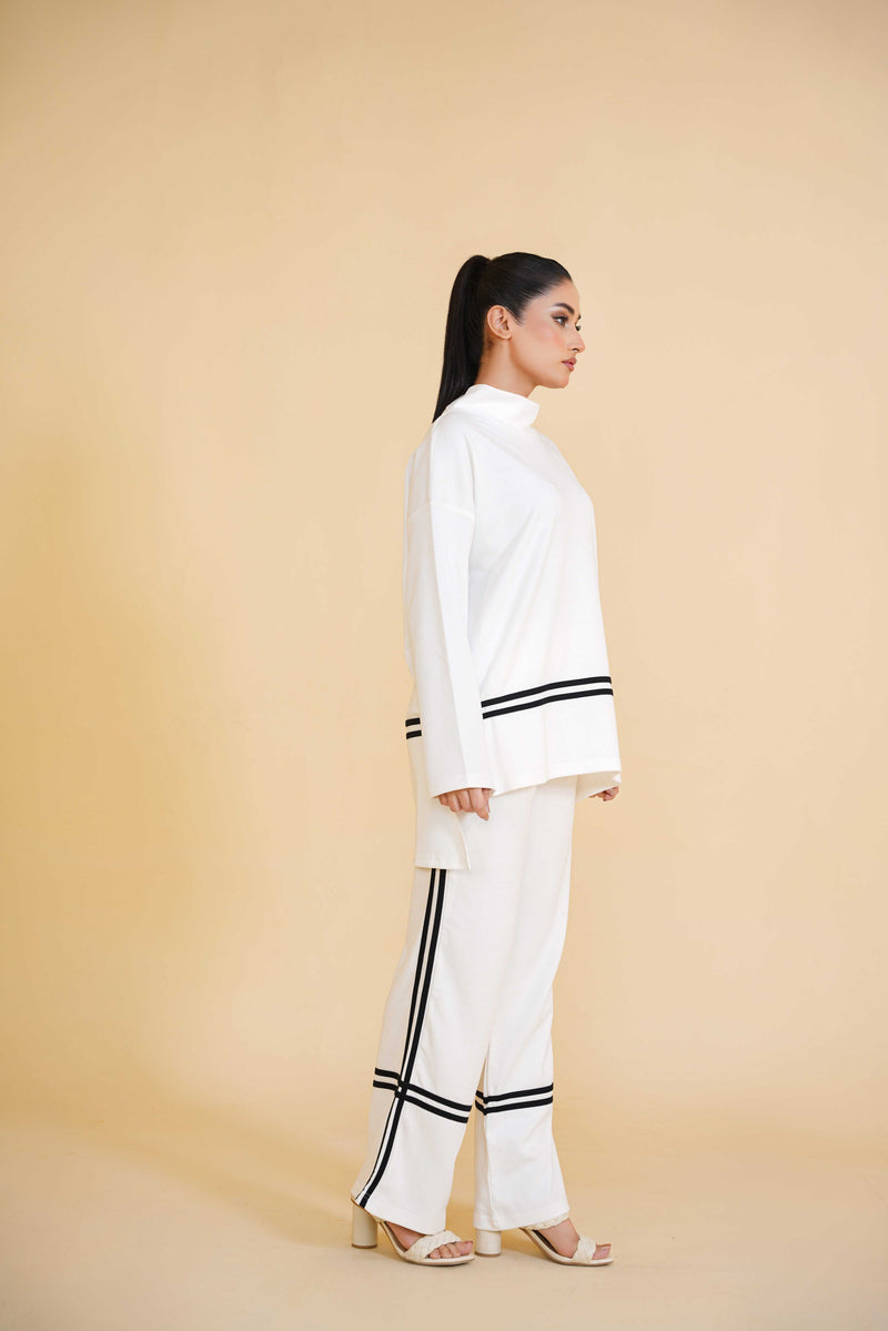 Mock neck blouse with contrast Stripe